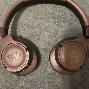 JBL Black Over-Ear Headphones with Sleek Design